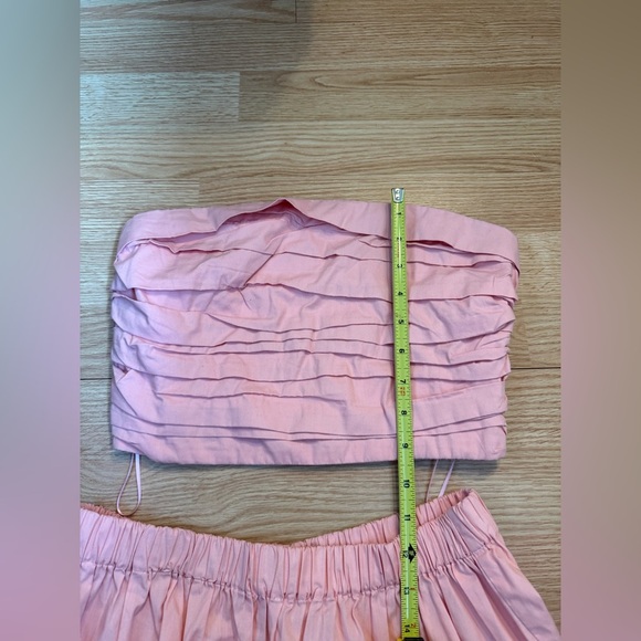ABERCROMBIE & FITCH Pink Poplin Ruffled Mini-Length Skirt and Strapless Top Set - Picture 5 of 6